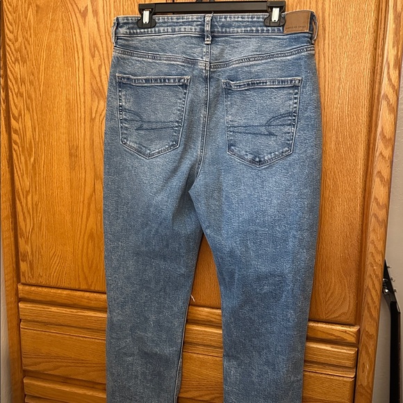 American Eagle strigid mom jeans - Picture 2 of 3